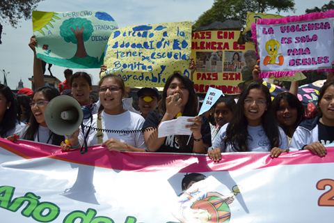 Children in Lima, Peru campaigning for a law outlawing corporal punishment. Photo by INFANT